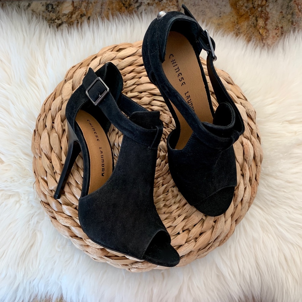 Chinese Laundry Black Jolt Bootie NWT - Picture 2 of 8